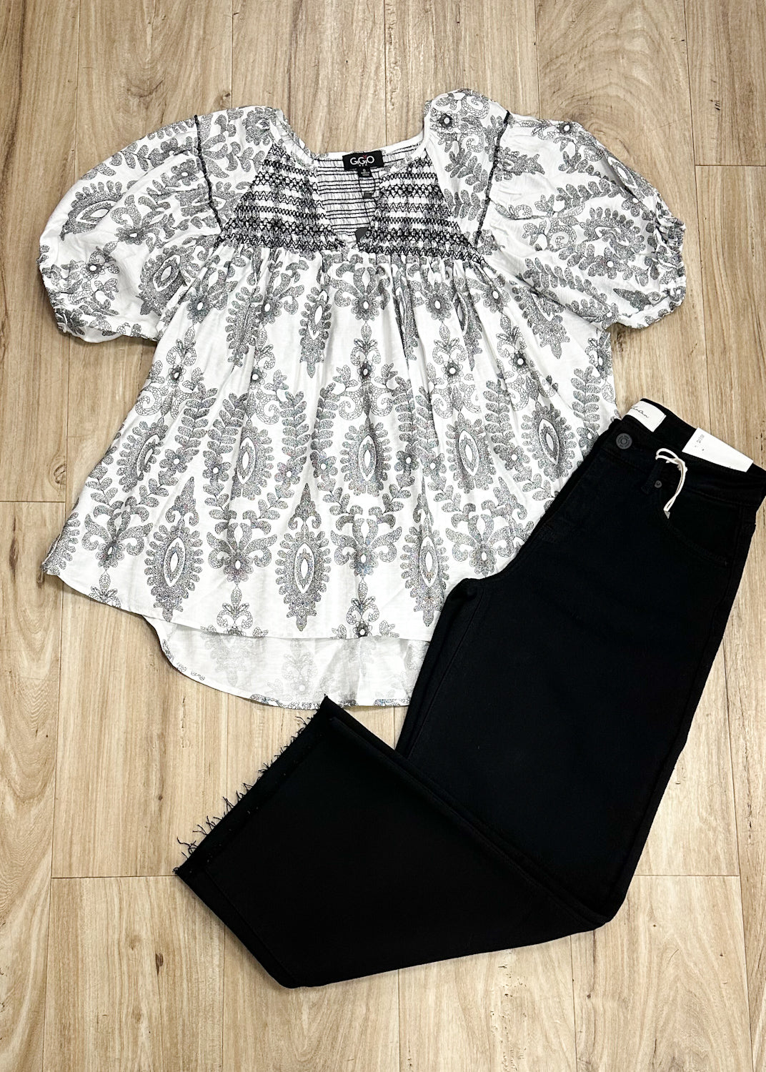 Short Sleeve Printed Top in Black